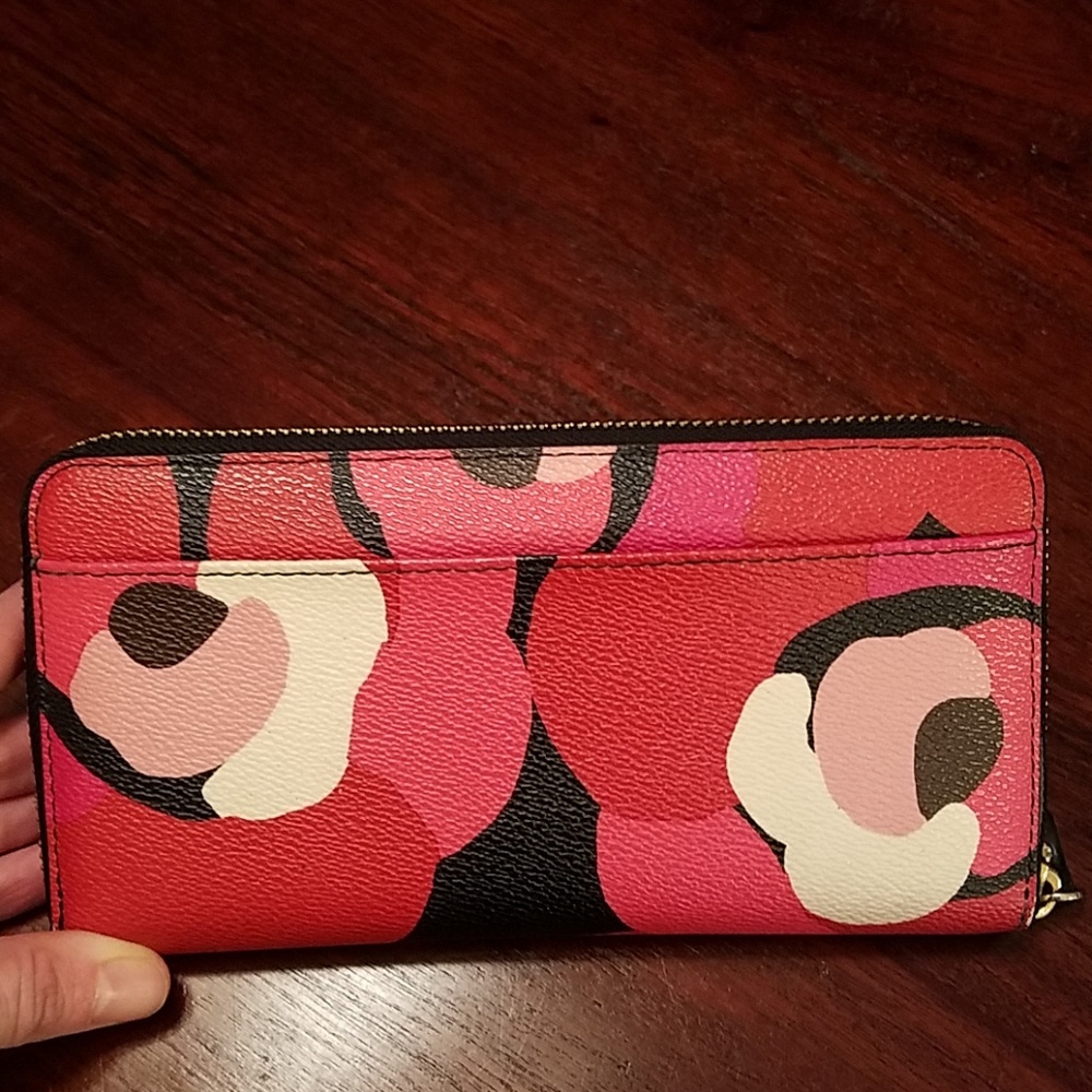 Kate Spade Wallet - Picture 2 of 6